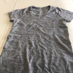 Lululemon t shirt
